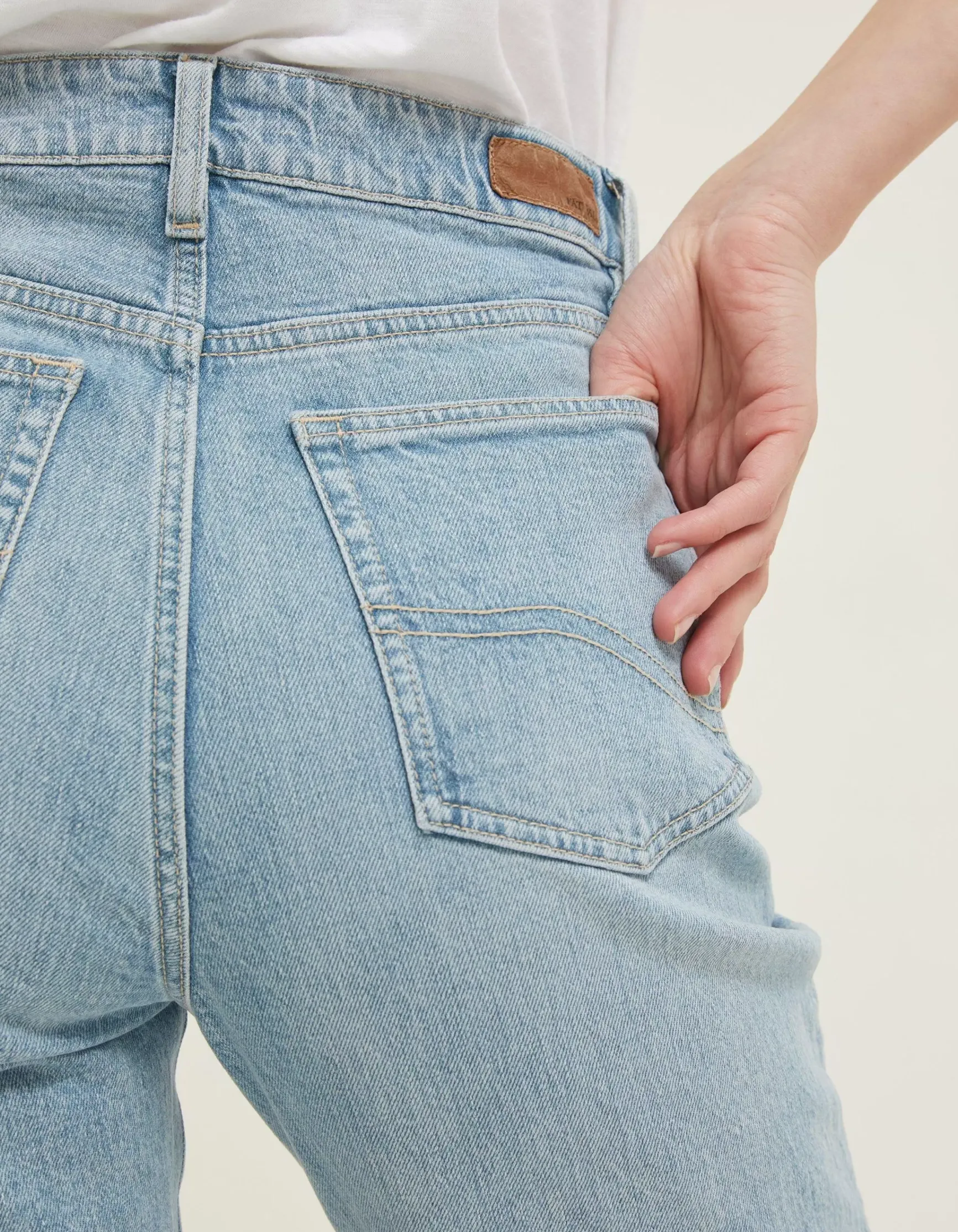 FatFace Bray Barrel Comfort Stretch Jeans|Women Jeans & Dungarees