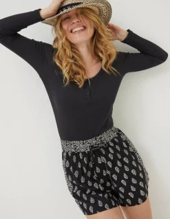 FatFace Flippy Batik Floral Shorts|Women Shorts