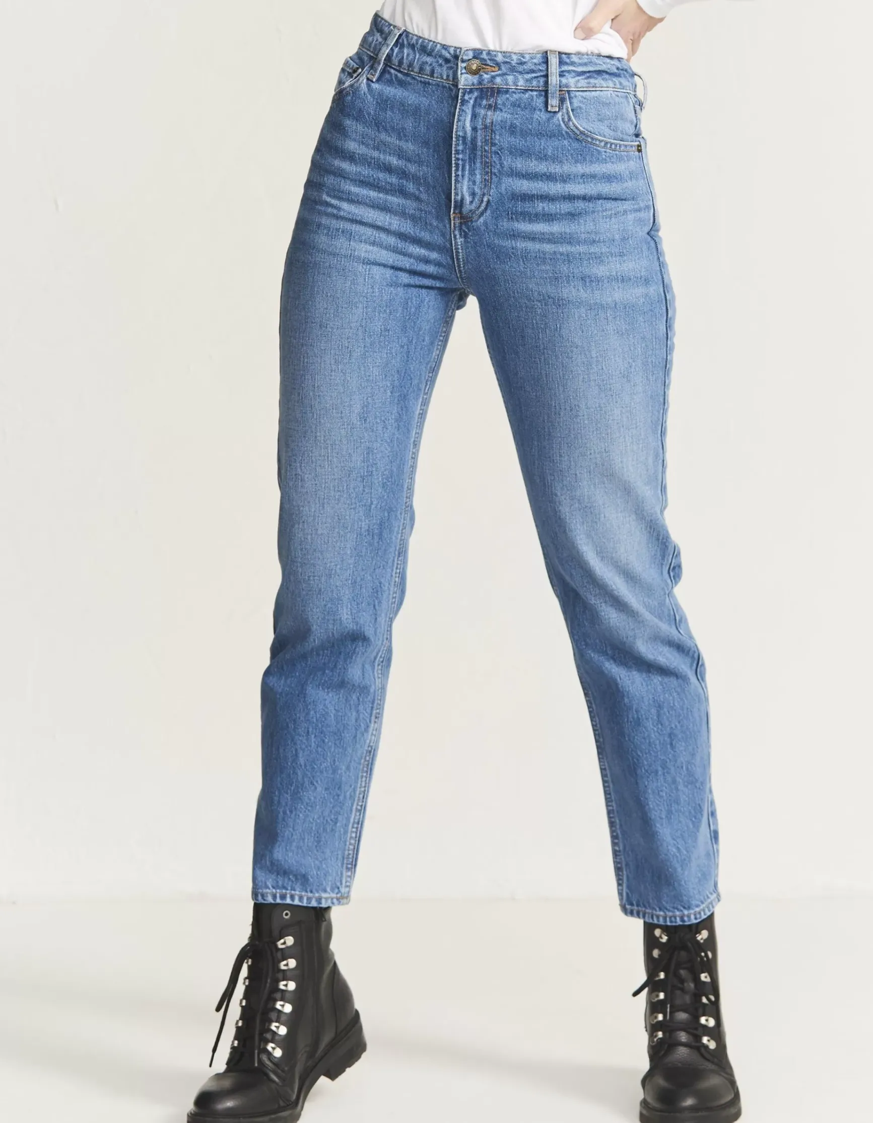 FatFace Newham Straight Jeans|Women Jeans & Dungarees
