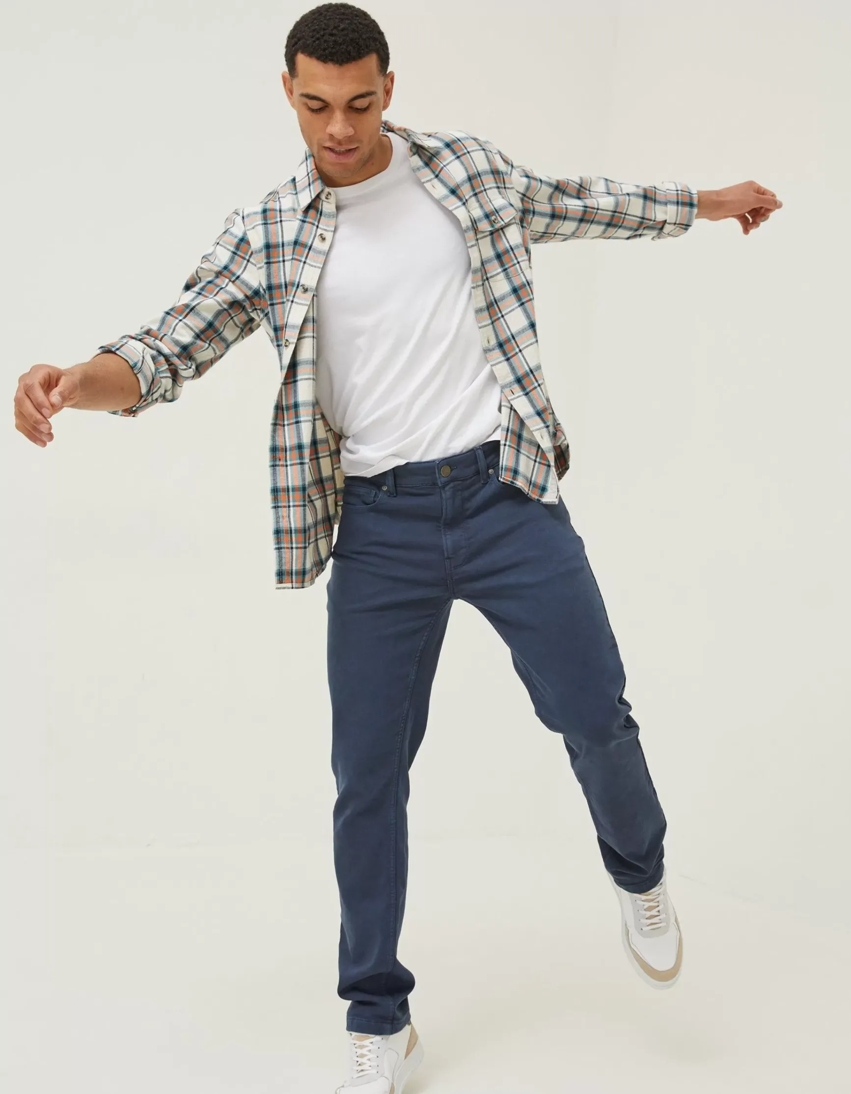 FatFace Slim Salcombe Trousers|Men Trousers & Chinos