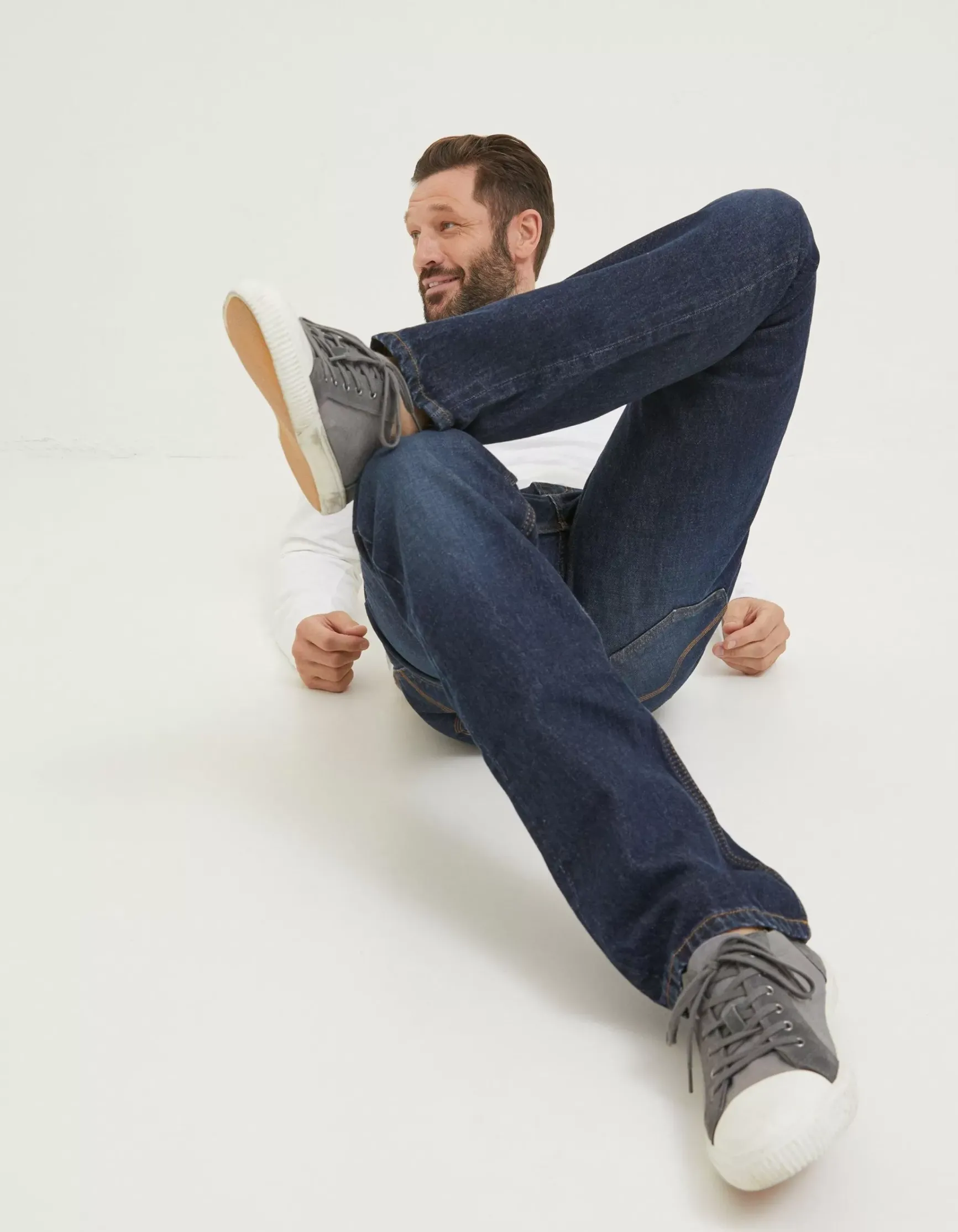 FatFace Straight Dark Vintage Wash Jeans|Men Jeans